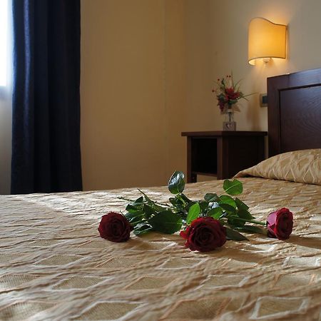 Hotel Albatros Каленцано Экстерьер фото