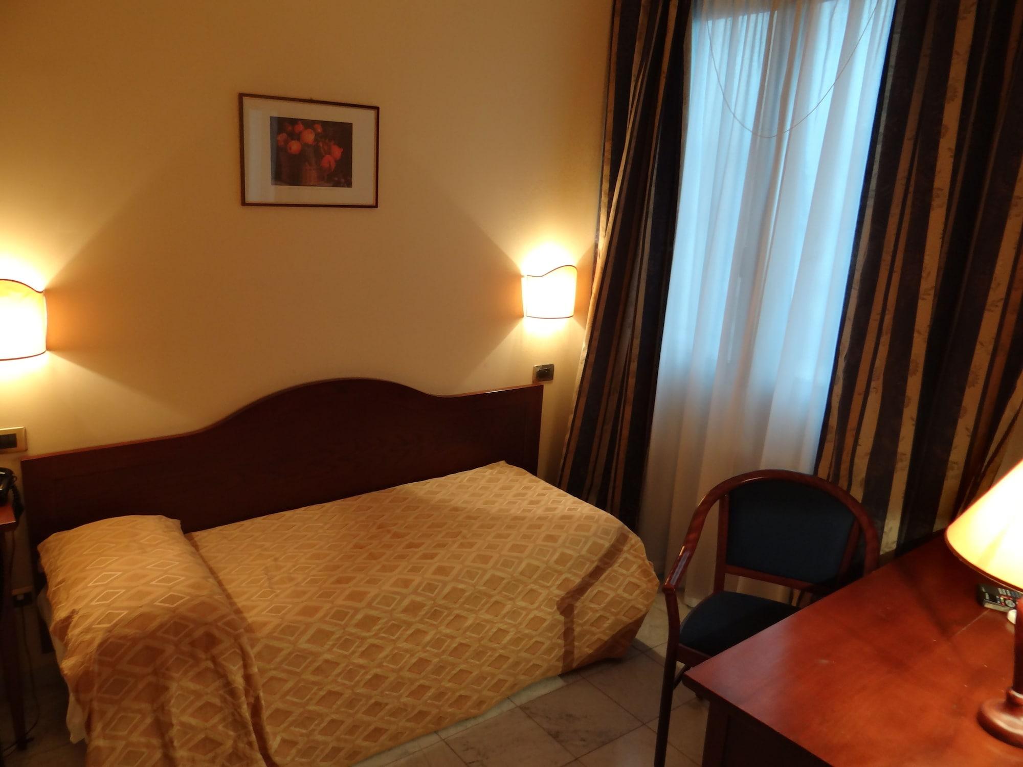 Hotel Albatros Каленцано Экстерьер фото