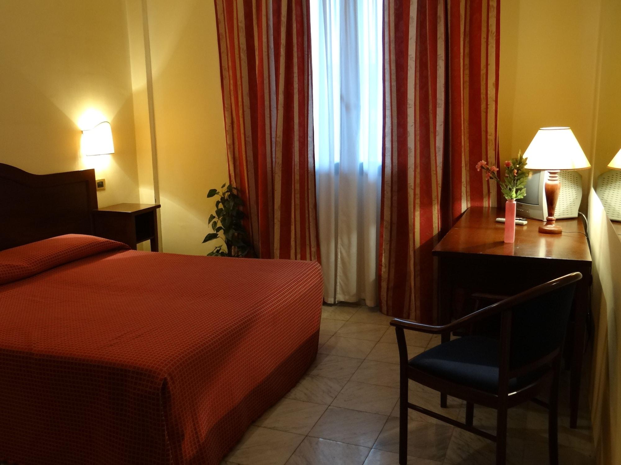 Hotel Albatros Каленцано Экстерьер фото