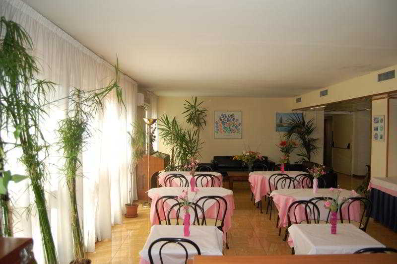 Hotel Albatros Каленцано Ресторан фото